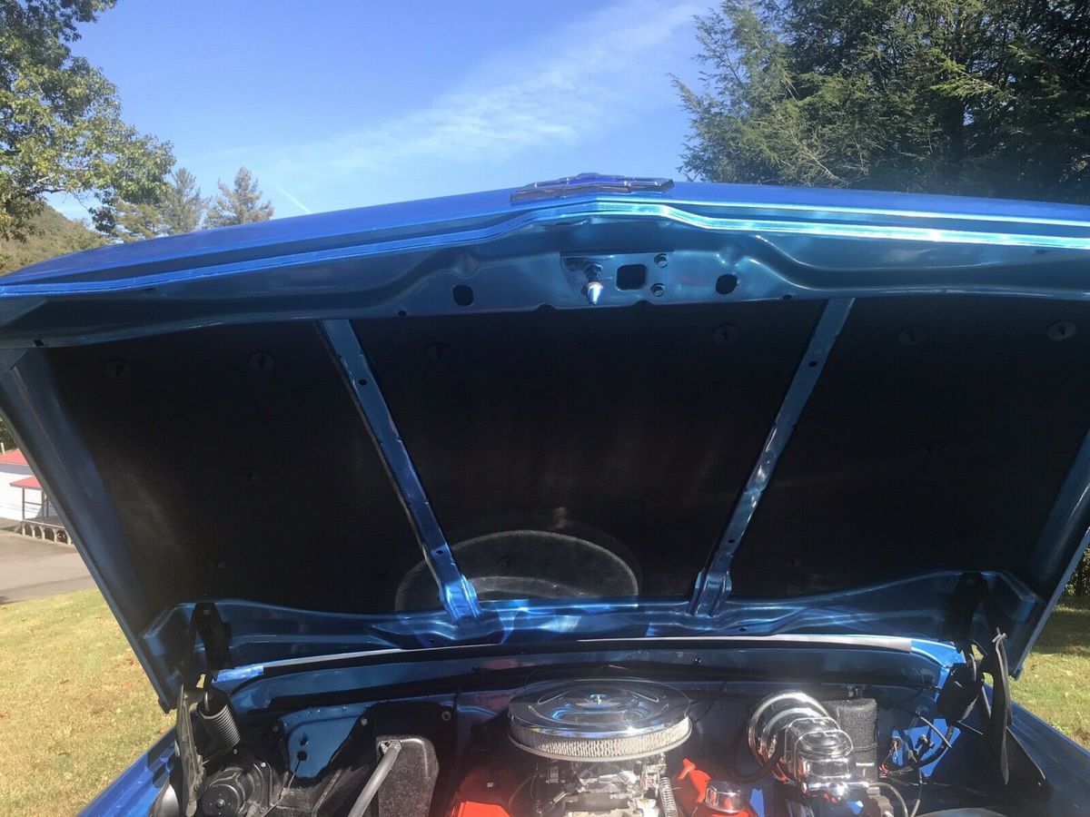 1970 Blue Chevrolet C-10 Pickup