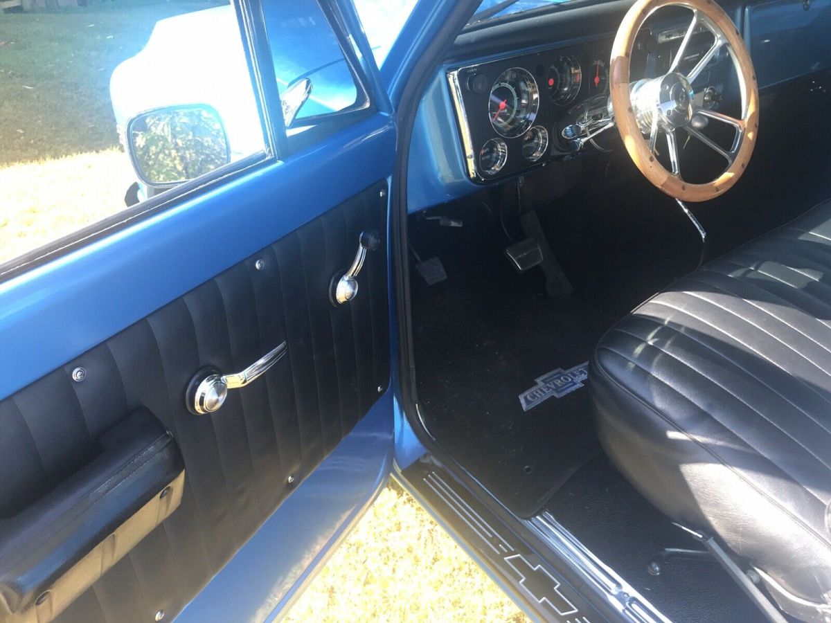 1970 Blue Chevrolet C-10 Pickup