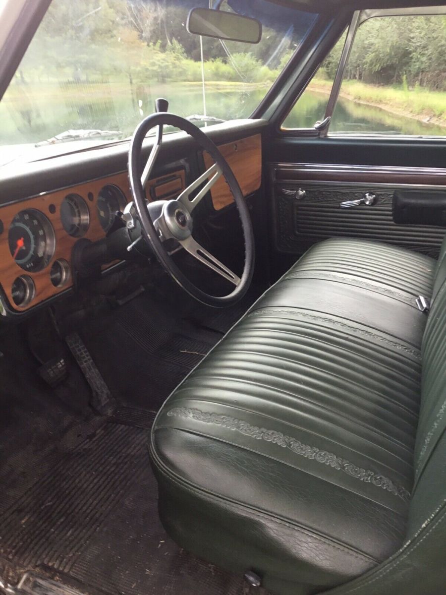 1970 White Chevrolet C-10 Pickup