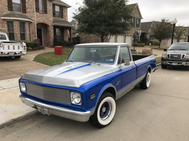 1970 Two tone grey-blue Chevrolet C-10 long bed