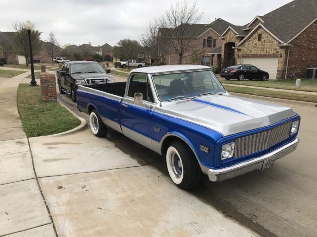 1970 Two tone grey-blue Chevrolet C-10 long bed