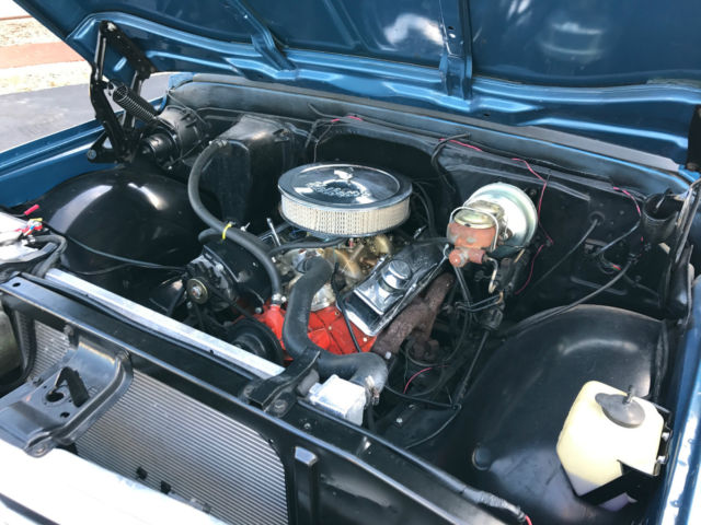 1970 Blue Chevrolet C-10 Pickup