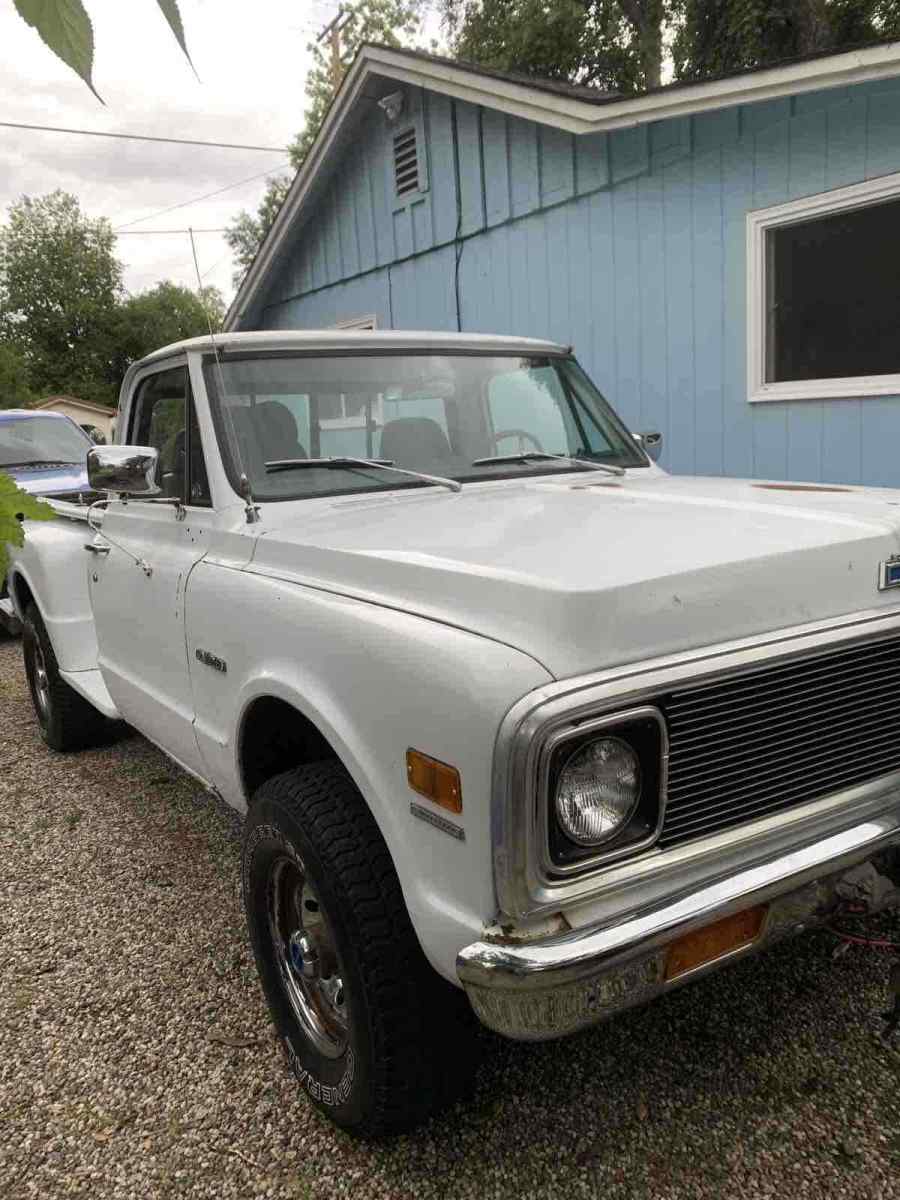 1970 White Chevrolet c-20