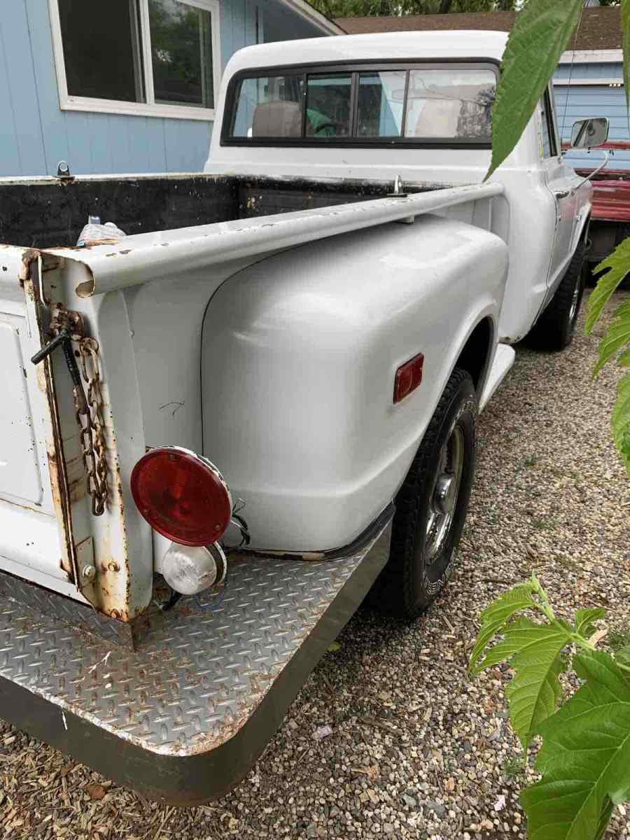 1970 White Chevrolet c-20