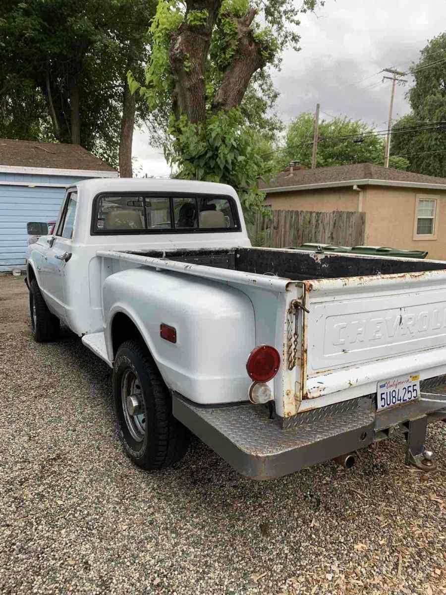 1970 White Chevrolet c-20