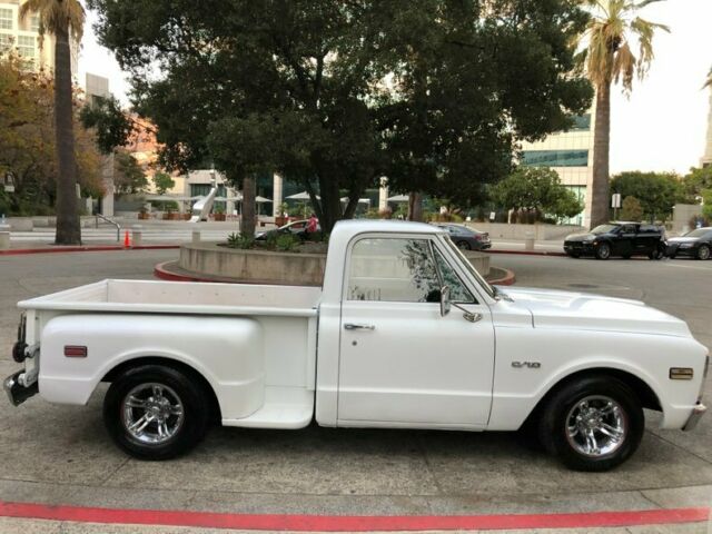 1970 White Chevrolet C10 Pickup (Truck)