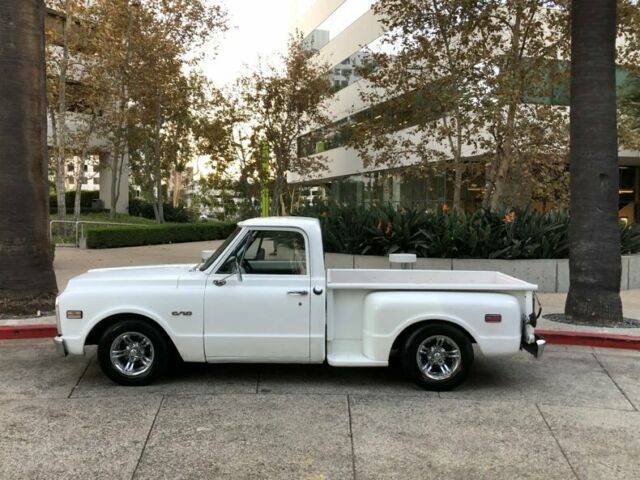 1970 White Chevrolet C10 Pickup (Truck)