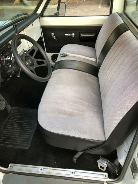 1970 White Chevrolet C10 Pickup (Truck)