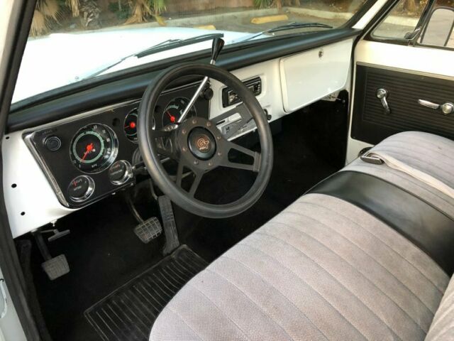 1970 White Chevrolet C10 Pickup (Truck)