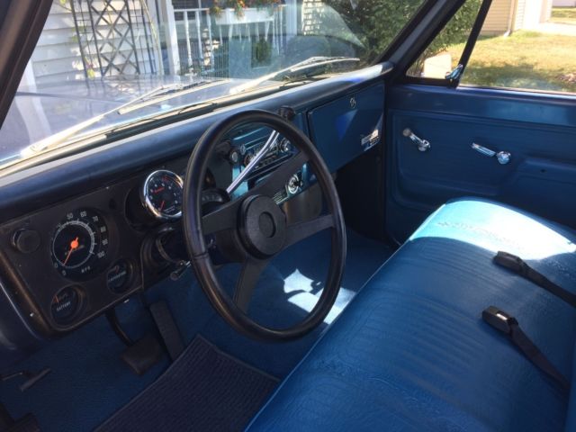 1970 Blue Chevrolet C-10 Short Bed