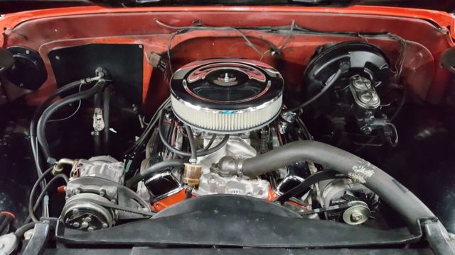 1970 Red / White Chevrolet C-10