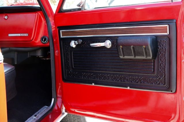 1970 Red Chevrolet C-10
