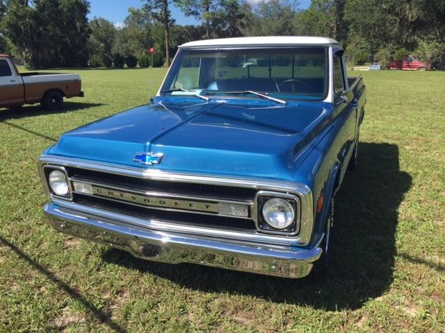 1970 Blue/white Chevrolet C-10 U/K