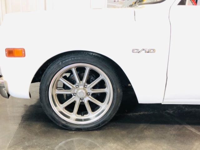 1970 White Chevrolet C-10 Pick Up