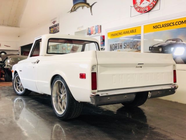 1970 White Chevrolet C-10 Pick Up