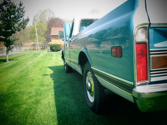 1970 Blue Chevrolet C/K Pickup 2500 Standard Cab Pickup
