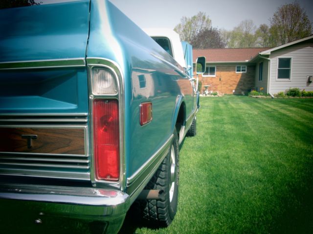 1970 Blue Chevrolet C/K Pickup 2500 Standard Cab Pickup