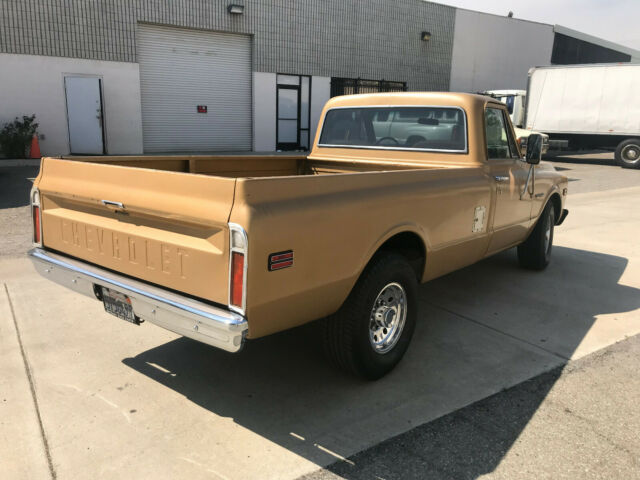 1970 Gold Chevrolet C/K Pickup 2500 Pickup