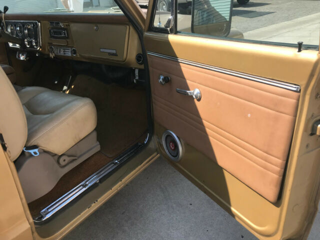 1970 Gold Chevrolet C/K Pickup 2500 Pickup