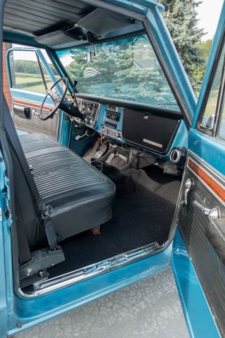 1970 light blue Chevrolet Other Pickups U/K