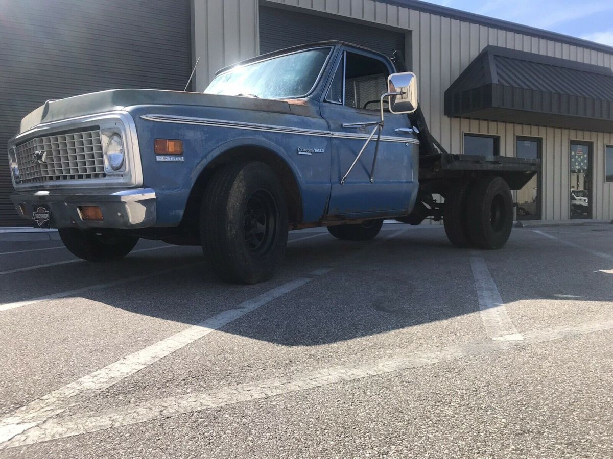 1970 Blue Chevrolet C30/K30