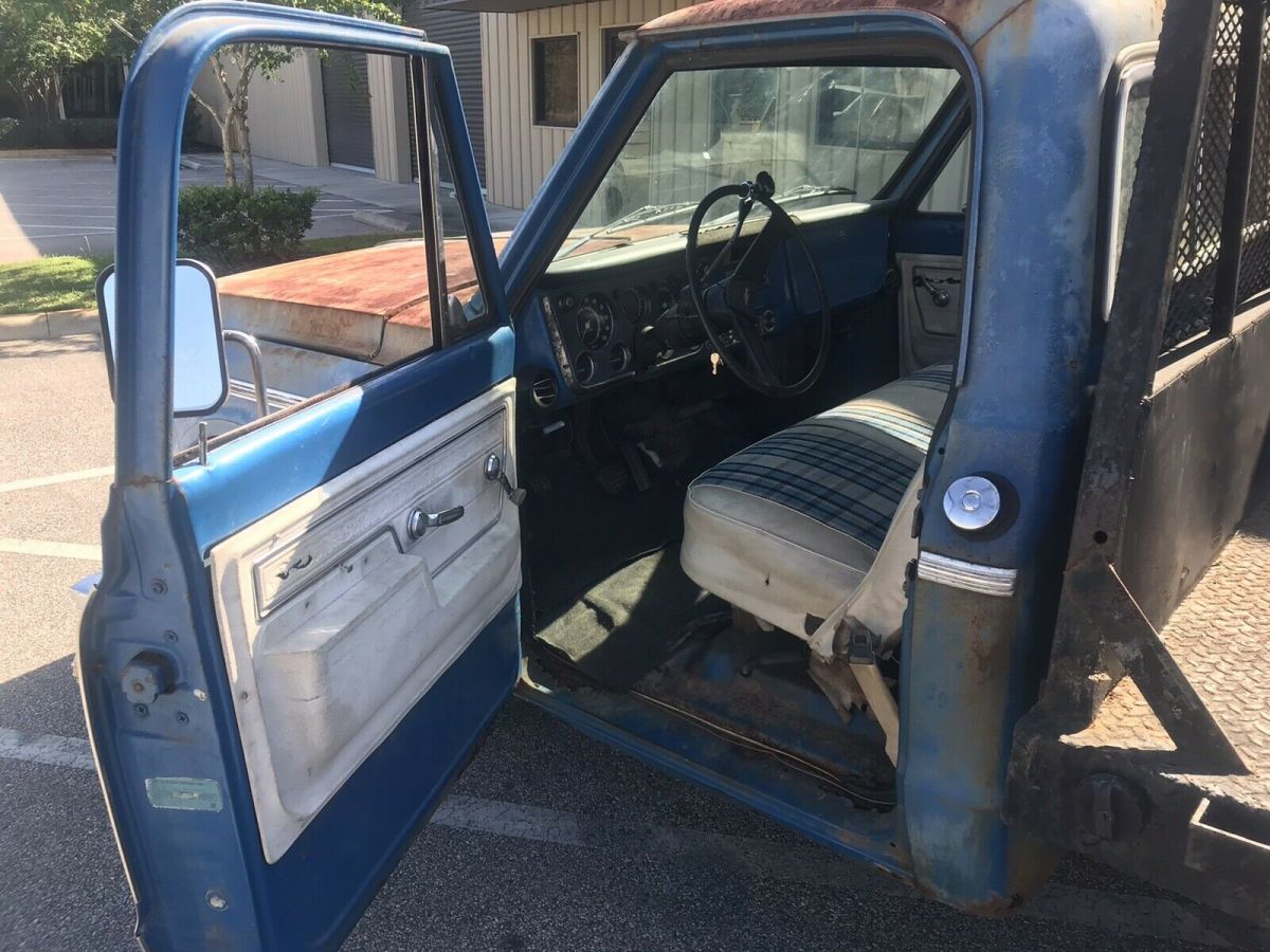 1970 Blue Chevrolet C30/K30