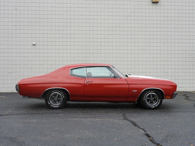 1970 Red Chevrolet Chevelle Coupe