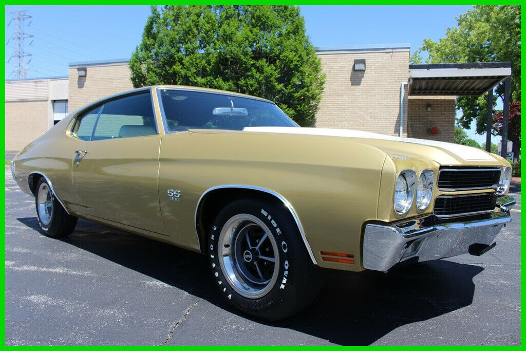 1970 Gold Chevrolet Chevelle Coupe
