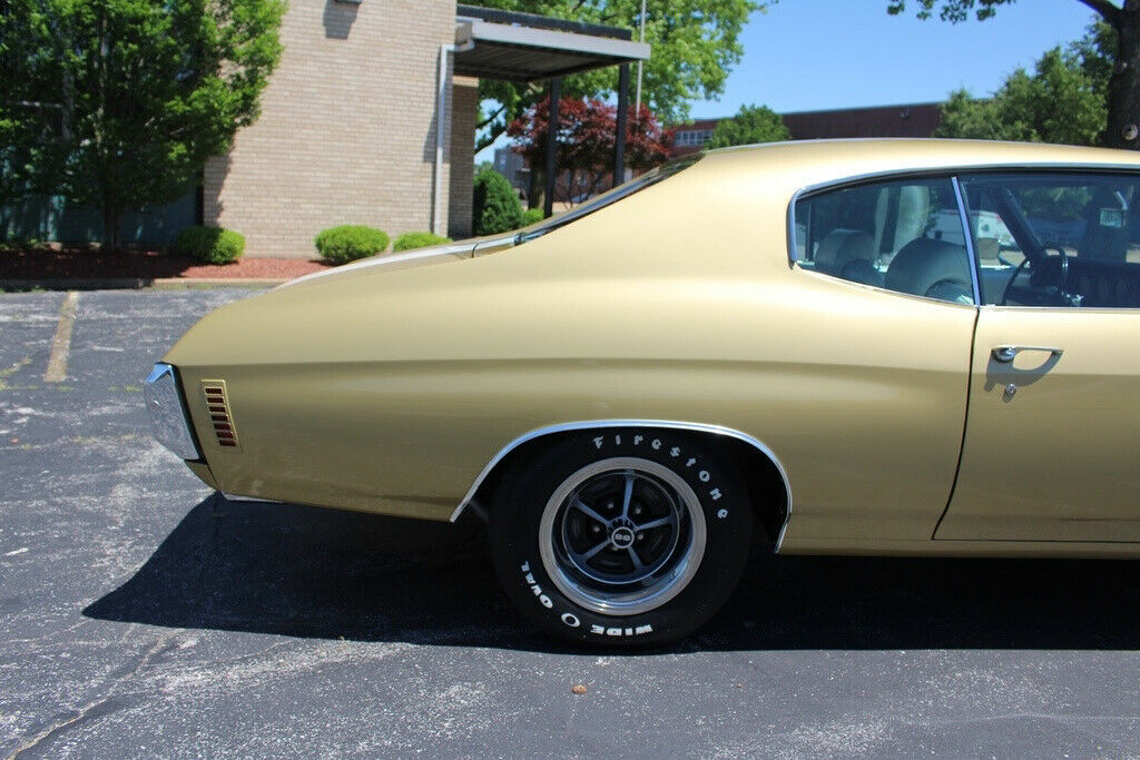 1970 Gold Chevrolet Chevelle Coupe