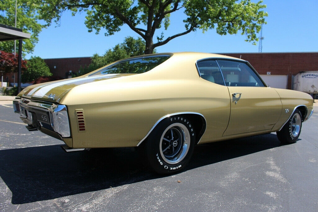 1970 Gold Chevrolet Chevelle Coupe