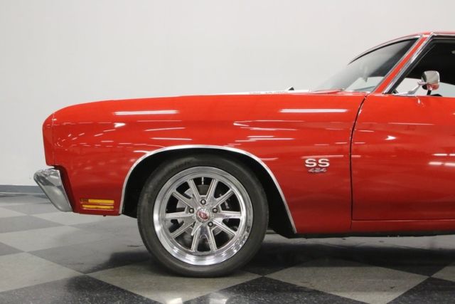 1970 Red Chevrolet Chevelle Coupe