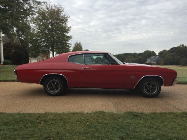 1970 Red Chevrolet Chevelle Coupe