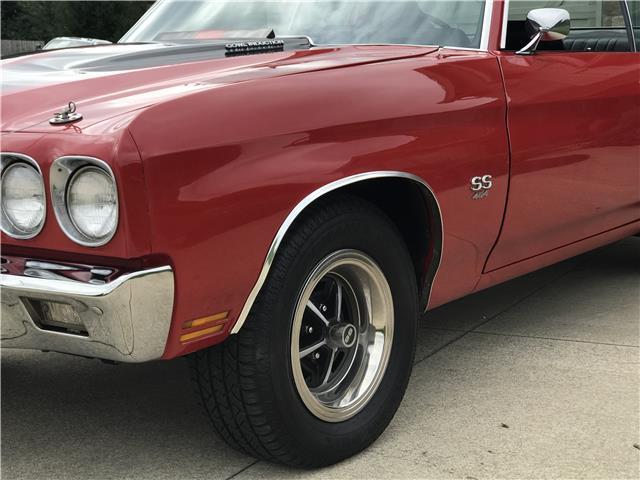 1970 Red Chevrolet Chevelle 2 door