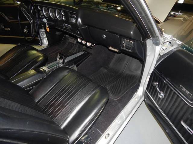 1970 Silver Chevrolet Chevelle Coupe