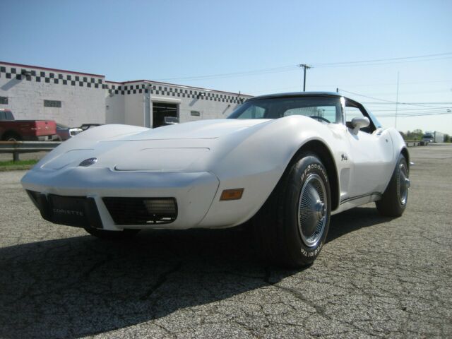 1970 White Chevrolet Corvette Convertible