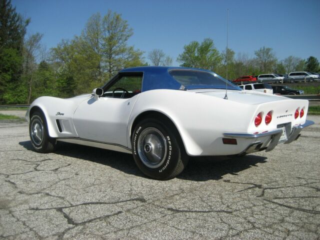 1970 White Chevrolet Corvette Convertible