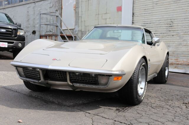 1970 Silver Chevrolet Corvette