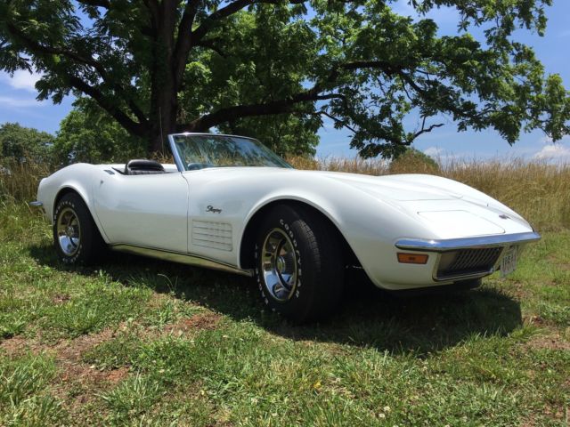 1970 White Chevrolet Corvette Convertible