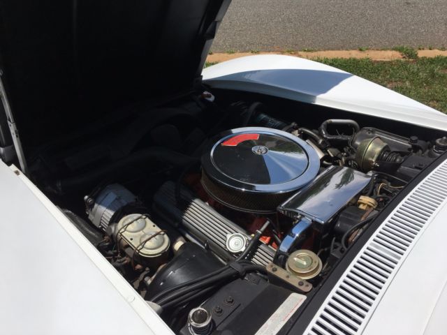 1970 White Chevrolet Corvette Convertible