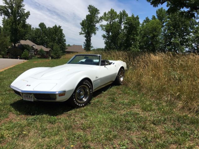 1970 White Chevrolet Corvette Convertible