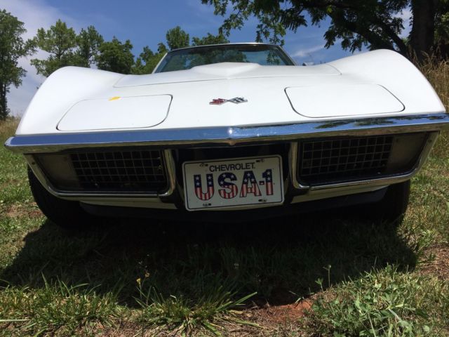 1970 White Chevrolet Corvette Convertible