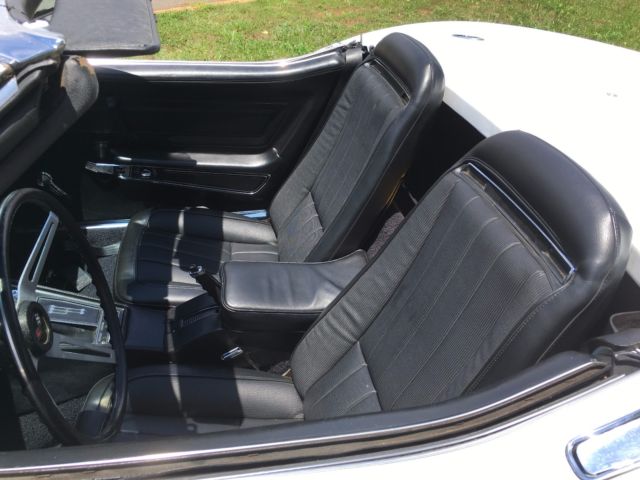 1970 White Chevrolet Corvette Convertible