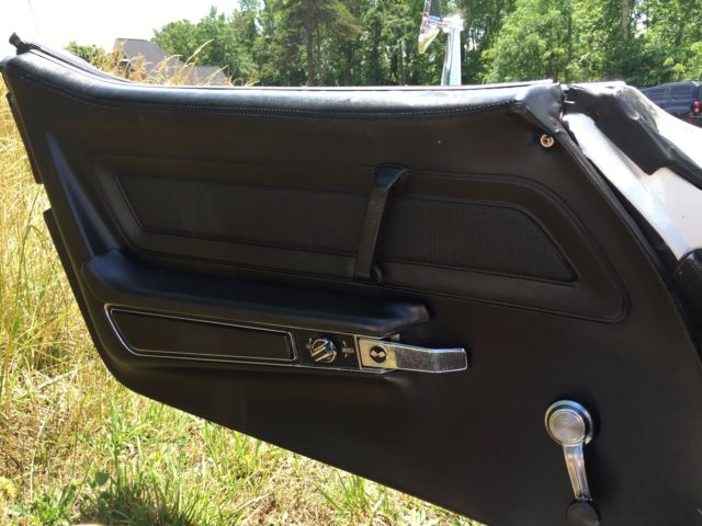 1970 White Chevrolet Corvette Convertible