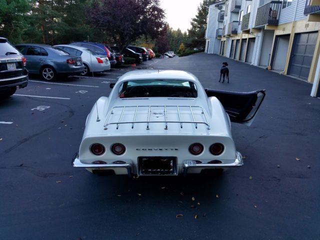 1970 White Chevrolet Corvette Coupe