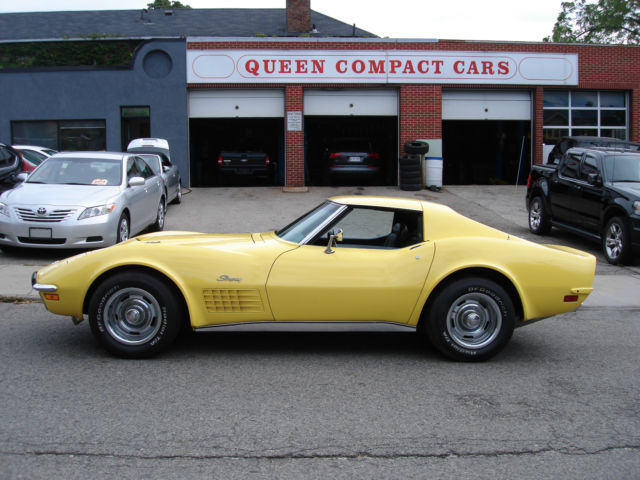 1970 Yellow Chevrolet Corvette Coupe