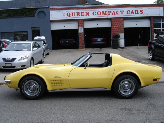 1970 Yellow Chevrolet Corvette Coupe