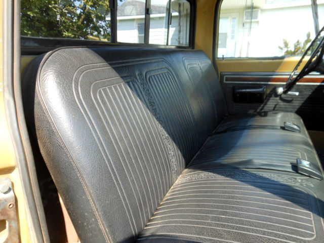 1970 Gold/White Chevrolet C-10 Longbed