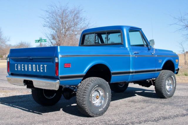 1970 Blue Chevrolet C-10 Standard Cab Pickup