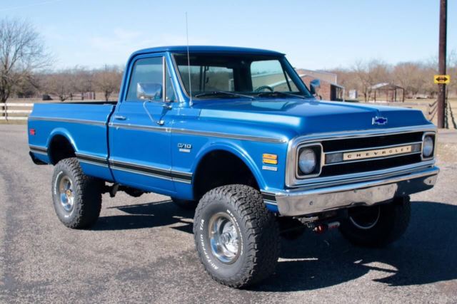 1970 Blue Chevrolet C-10 Pickup
