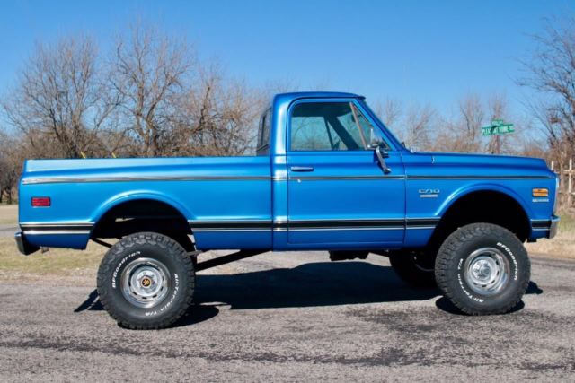 1970 Blue Chevrolet C-10 Pickup